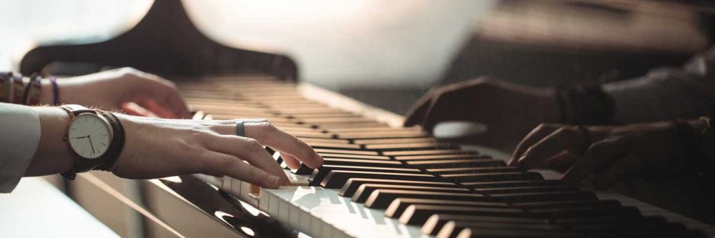 12168_red Piano